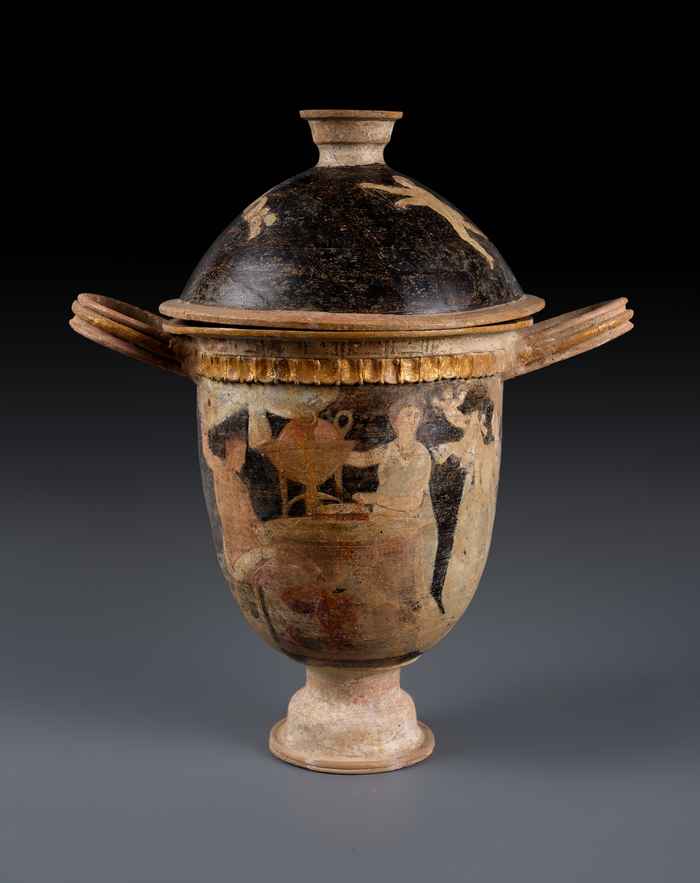 Pyxis (opslagvat met deksel) met veelkleurige beschildering, Centuripe (Sicilië), 3e eeuw v.Chr., aardewerk (foto: Stephan van der Linden, Allard Pierson)